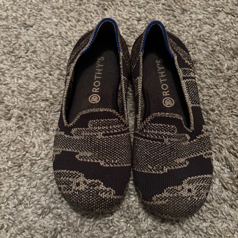 Kids size 12 Rothy’s